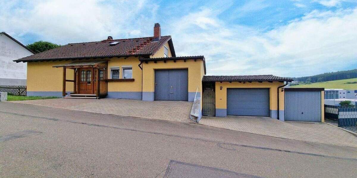 Mehrfamilienhaus, Wohnhaus Wehingen - 7 Zimmer, 160 m&sup2;, 494.000&euro; | Angebot:26684578