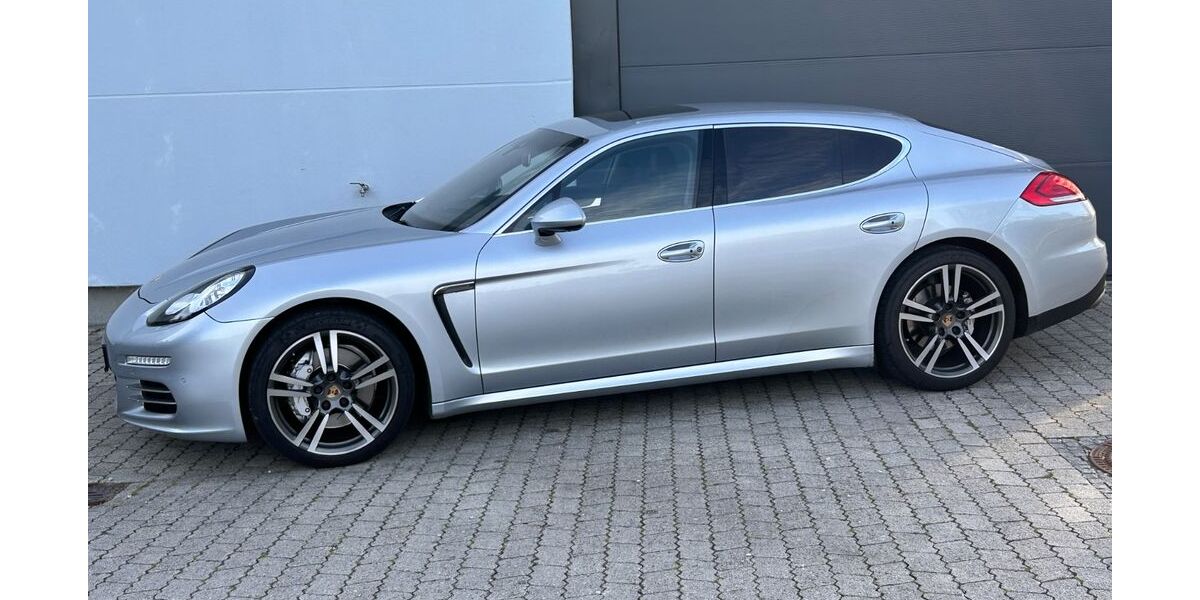 Porsche Panamera 205.568 km 27.990 &euro; Planegg 82152