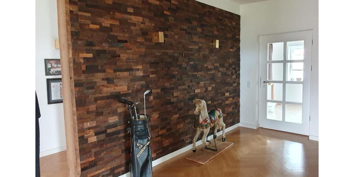 Dachgeschoßwohnung Hohenpolding - 3 Zimmer, 160 m&sup2;, 1.350&euro; | Angebot:26245297