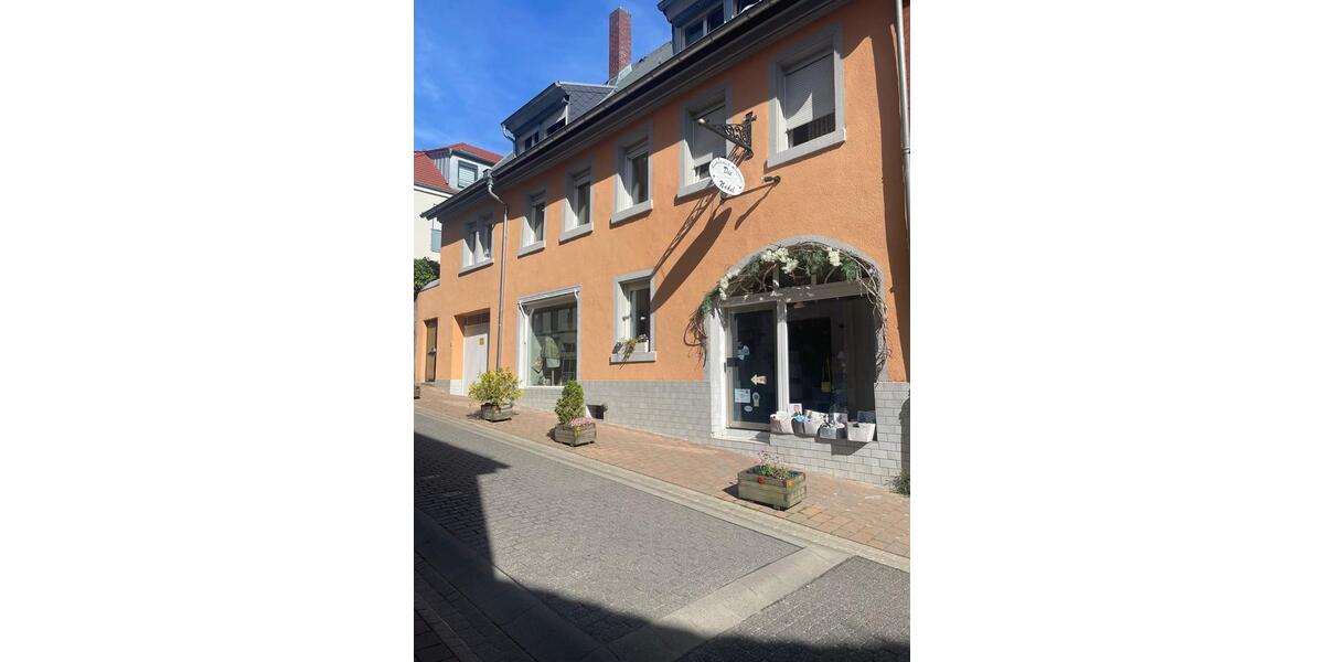 Mehrfamilienhaus, Wohnhaus Weinheim - 9 Zimmer, 239 m&sup2;, 675.000&euro; | Angebot:26374784