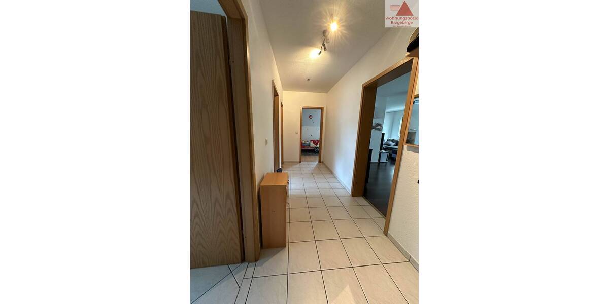 Eigentumswohnung in Traumlage: 4-Raum, Balkon & Stellplatz in Oelsnitz | Erzgebirge bei Stollberg 4 zimmer