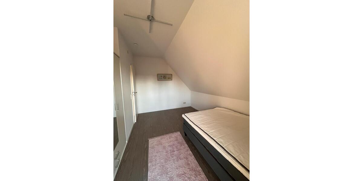 Dachgeschoßwohnung Hamburg Wandsbek - 1 Zimmer, 14 m&sup2;, 610&euro; | Angebot:26415967