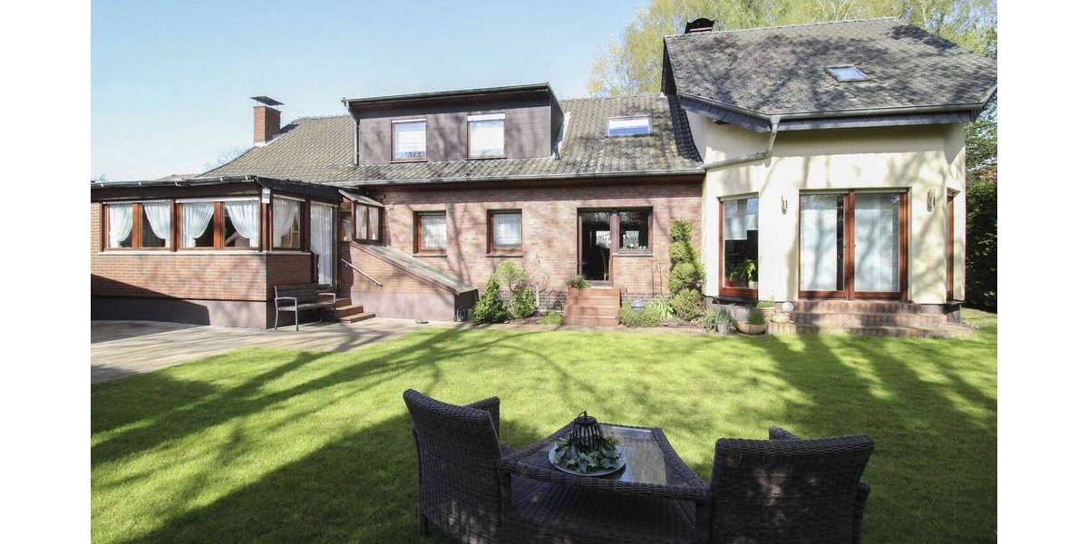 Einfamilienhaus Paderborn Sennelager - 8 Zimmer, 243 m&sup2;, 595.000&euro; | Angebot:26826411