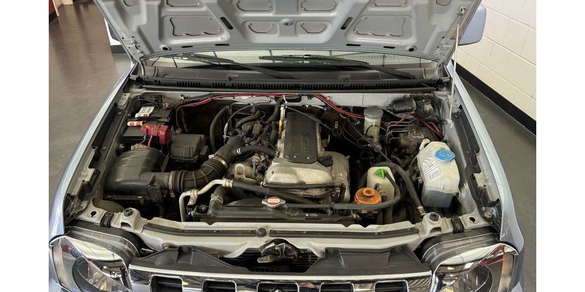 Suzuki Jimny FJ Lim. 1.3 AHK Sitzheizung Klimaanlage 84.150 km 15.890 &euro; Lich 35423