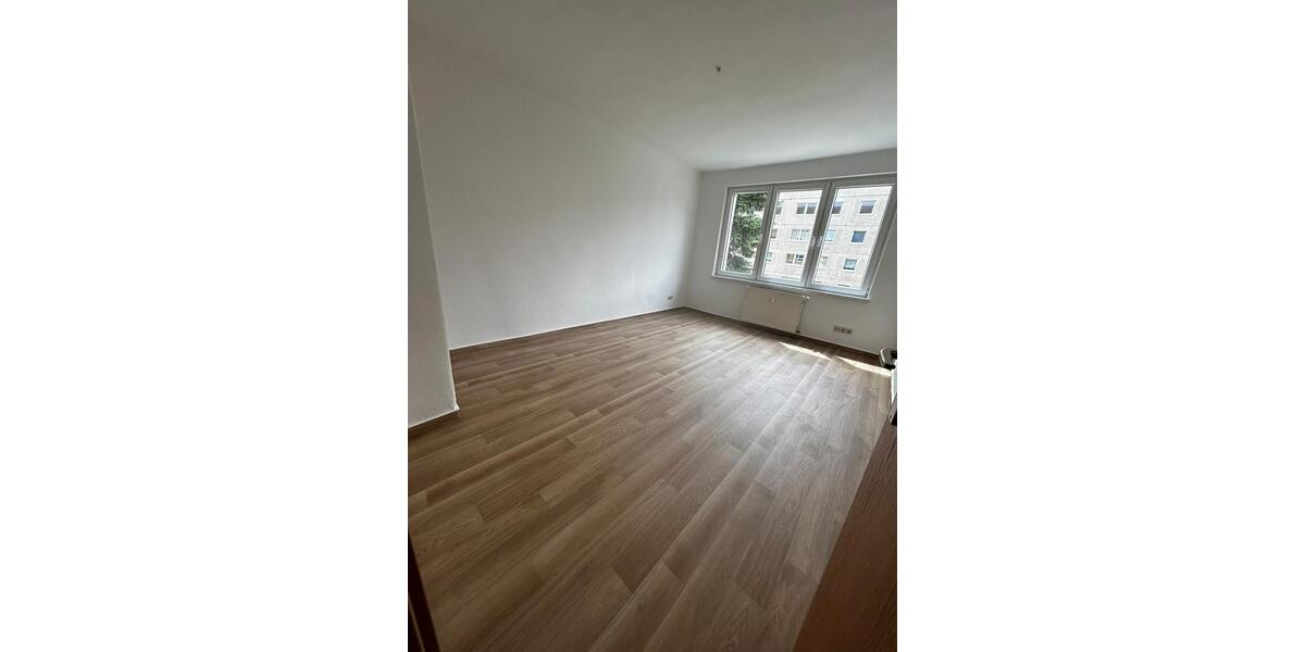 Etagenwohnung Anklam - 3 Zimmer, 74 m&sup2;, 720&euro; | Angebot:26038953