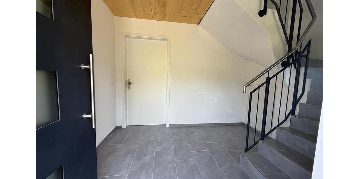 Etagenwohnung Langquaid - 5 Zimmer, 128 m&sup2;, 1.355&euro; | Angebot:24770150