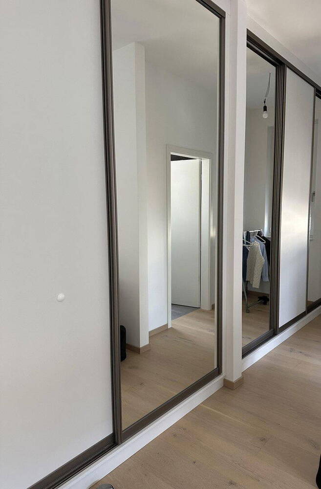 Moderne, neuwertige 4-Raum-Wohnung mit. lux. Innenausstattung, Balkon, EBK und weiteren Extras