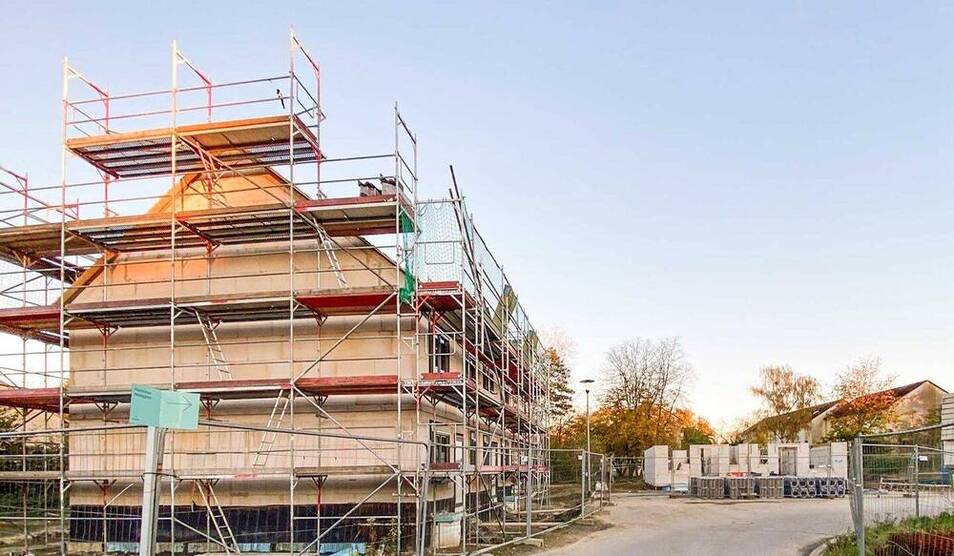 Moderne Doppelhaushälfte mit Garten und Dachstudio 4 zimmer