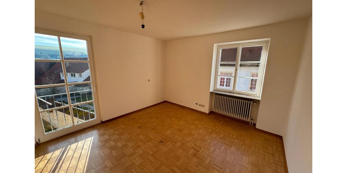 Etagenwohnung Blumberg - 5.5 Zimmer, 131 m&sup2;, 980&euro; | Angebot:26150476