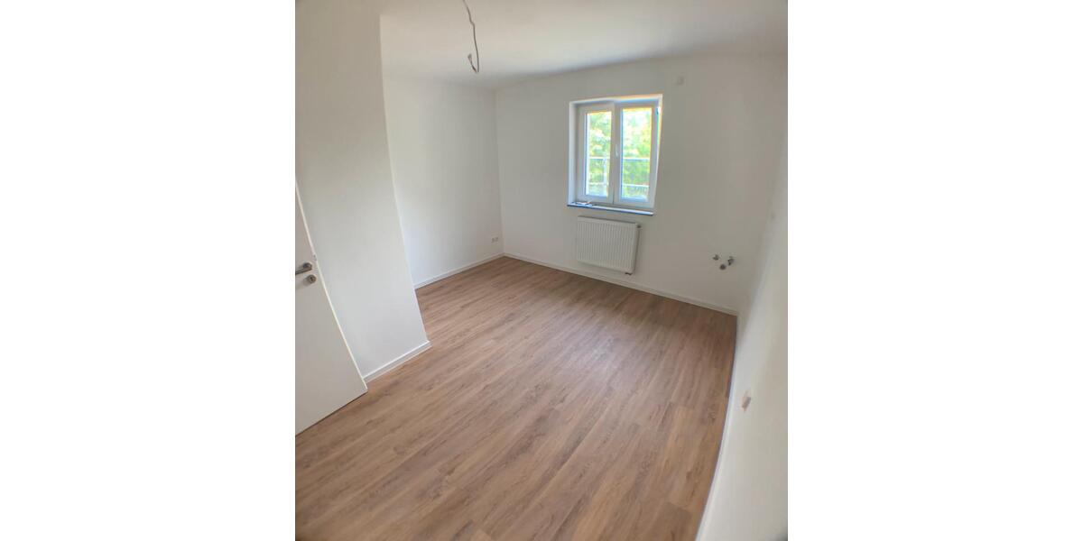 Erdgeschoßwohnung Wiesbaden Biebrich - 2 Zimmer, 60 m&sup2;, 895&euro; | Angebot:26039091