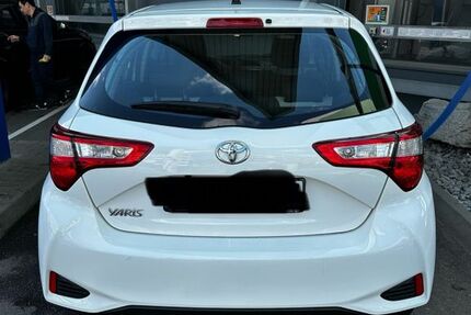 Toyota Yaris 43.000 km 11.400 &euro; Stuttgart 70565