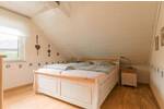 Doppelhaushälfte in ruhiger Sackgassenlage * ca. 180 m² Wohn-Nutzfläche * 5 Zimmer * Kaminofen * Einbauküche * Garte...