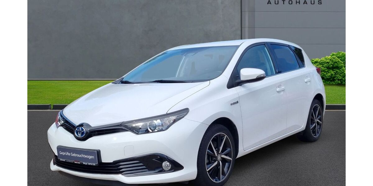 Toyota Auris 63.735 km 17.690 &euro; Wingst 21789