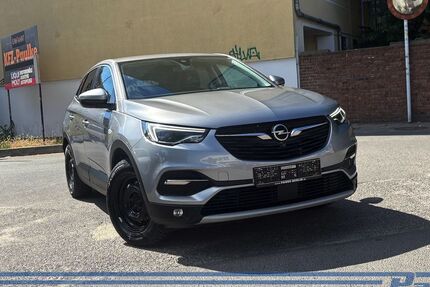 Opel Grandland (X) 194.858 km 9.990 &euro; Berlin - Pankow 13187