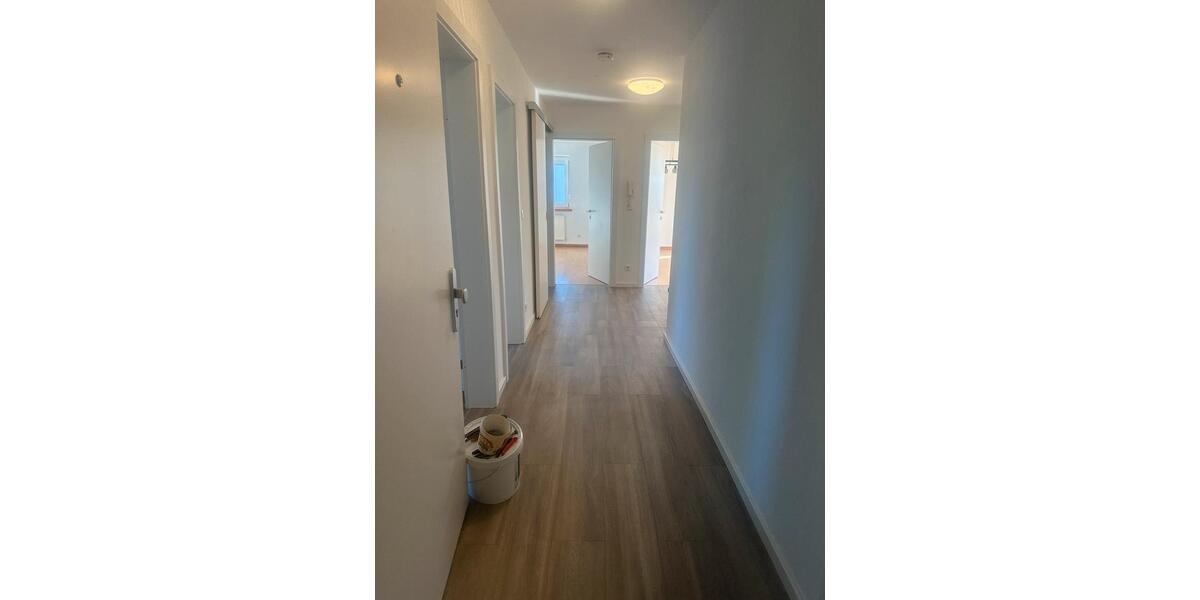 3 Zimmer 74,8qm Wohnung 1Stock ab 01.04 frei 3 zimmer