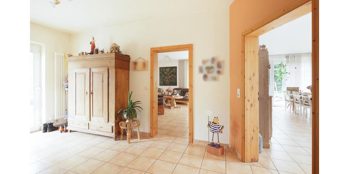 ***2 Wohn- und 2 Geschäftshäuser auf 2.234 m² großem Grundstück*** - Mehrfamilienhaus, Wohnhaus Ostrhauderfehn | Angebot:22307242
