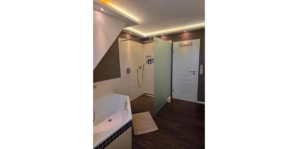 Maisonettenwohnung Fredenbeck - 7 Zimmer, 200 m&sup2;, 2.100&euro; | Angebot:25181153