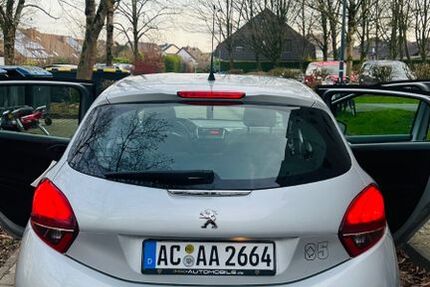 Peugeot 208 150.000 km 3.800 &euro; Aachen 52078