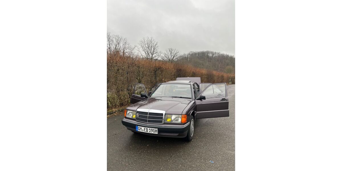 Mercedes-Benz 190 202.000 km 7.900 &euro; Bergneustadt 51702