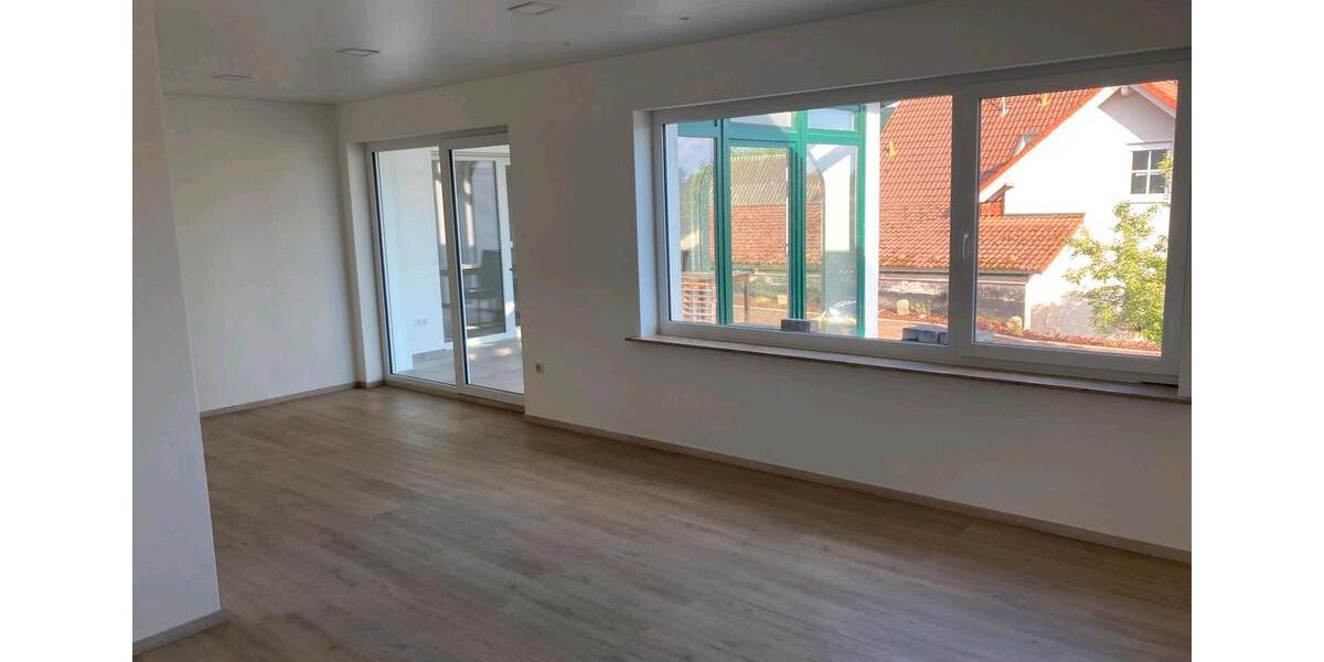 Erdgeschoßwohnung Sulzfeld - 4 Zimmer, 132 m&sup2;, 1.015&euro; | Angebot:26288314