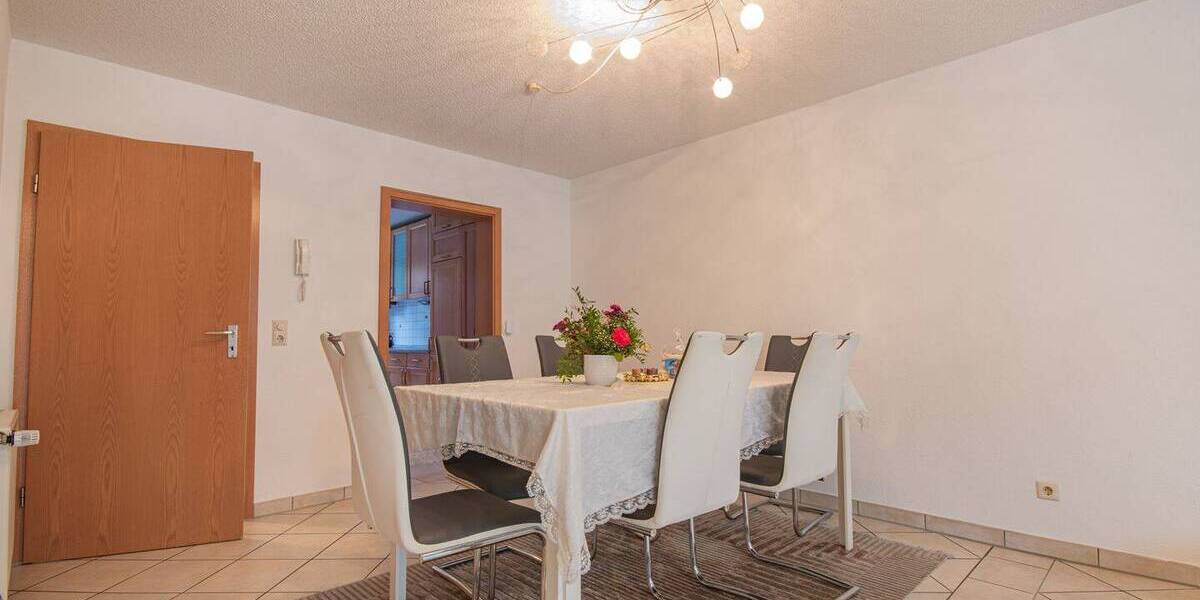 Reihenmittelhaus Waldshut-Tiengen Waldshut - 6 Zimmer, 153 m&sup2;, 429.000&euro; | Angebot:25928945