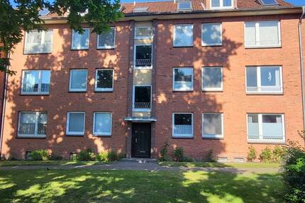 Gepflegtes MFH (11 Wohnungen + 3 Garagen) auf Erbbaugrundstück in Lübeck-St. Jürgen (Nähe Uni) 2 zimmer