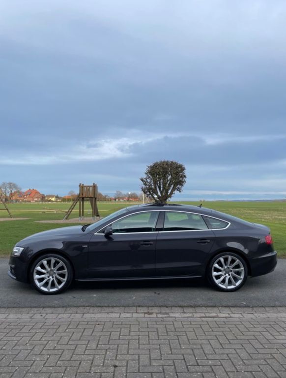 Audi A5 122.500 km 19.990 € Eschershausen 37632
