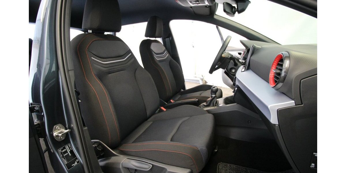 Seat Ibiza TSI OPF FR Sport NAVI+LED+WINTER-PAKET+ALU 17.443 km 18.590 &euro; Hagenow 19230