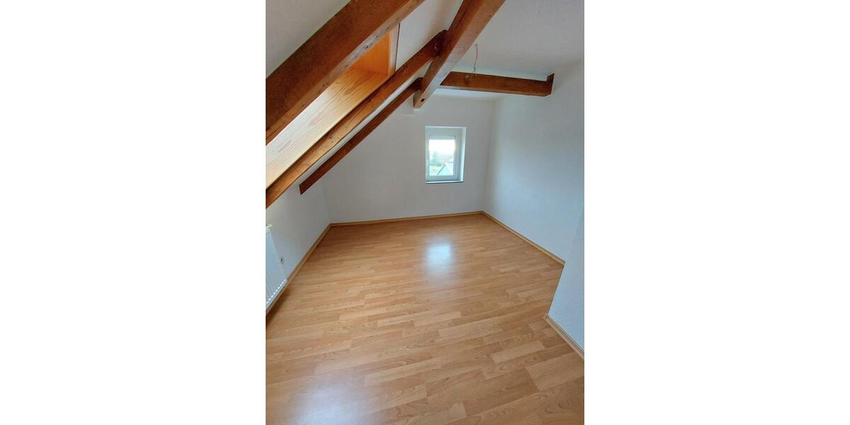 Dachgeschoßwohnung Großröhrsdorf - 3 Zimmer, 66 m&sup2;, 509&euro; | Angebot:25352422