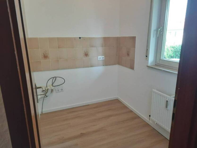 Frisch renovierte 1-Zimmer-Wohnung mit Balkon und Stellplatz - bezugsfertig