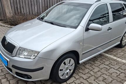 Skoda Fabia 113.350 km 3.700 &euro; Hilgertshausen-Tandern 86567