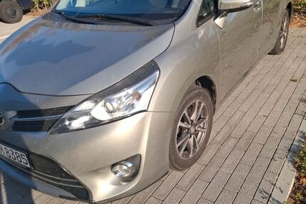 Toyota Verso 129.638 km 8.299 &euro; München 80935