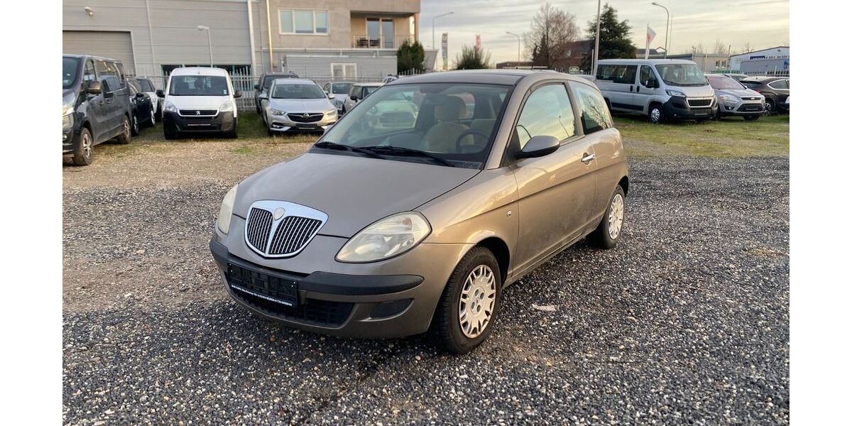 Lancia Ypsilon 148.089 km 1.222 &euro; Düren 52353