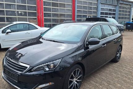 Peugeot 308 117.000 km 8.700 &euro; Bremerhaven 27576