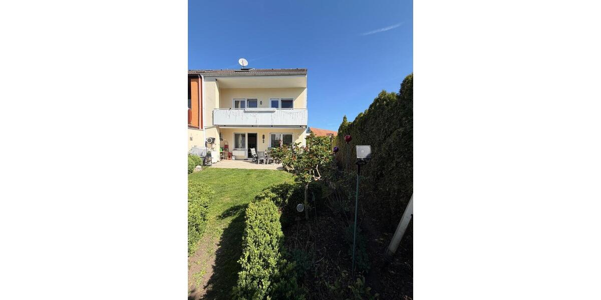Doppelhaushälfte Bubenreuth - 6 Zimmer, 140 m&sup2;, 1.950&euro; | Angebot:26406749