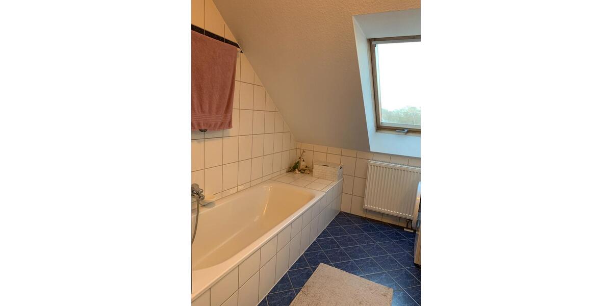 Dachgeschoßwohnung Uffenheim - 3 Zimmer, 79 m&sup2;, 610&euro; | Angebot:26303068