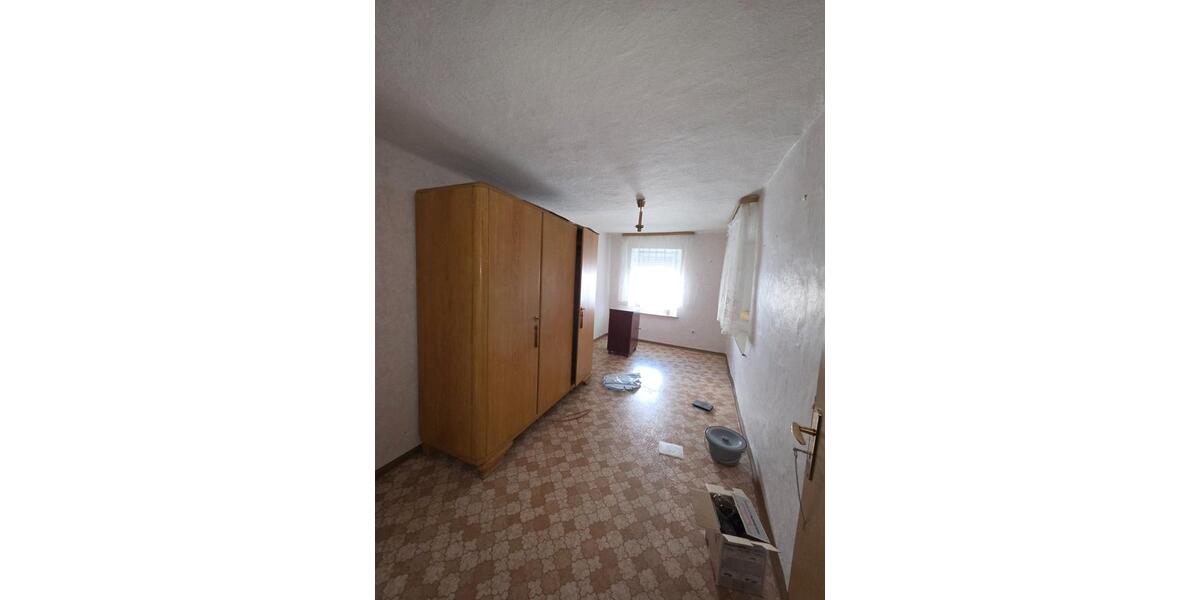 Bauernhaus, Landhaus Schirnding - 8 Zimmer, 120 m&sup2;, 49.000&euro; | Angebot:27137861