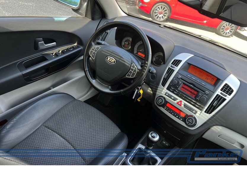 Kia Ceed 1.6 EX*SchiebeD*SHZ*Klima*Teilleder*PDC* 123.801 km 3.990 € Berlin 13187