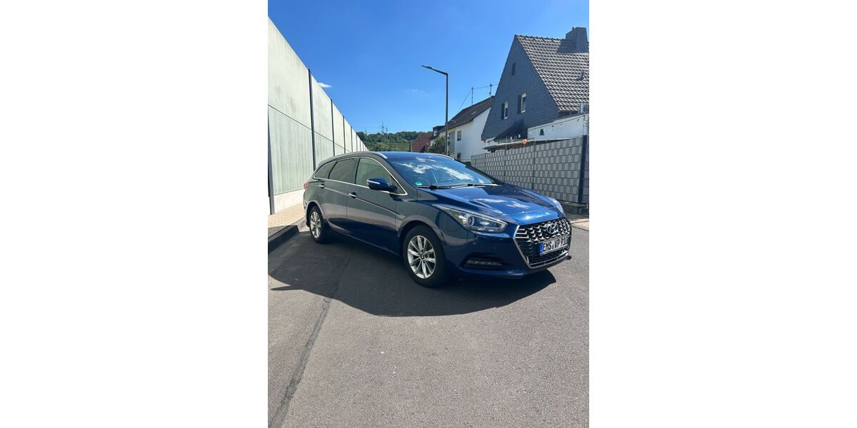 Hyundai i40 110.600 km 10.500 &euro; Mülheim kärlich 56218