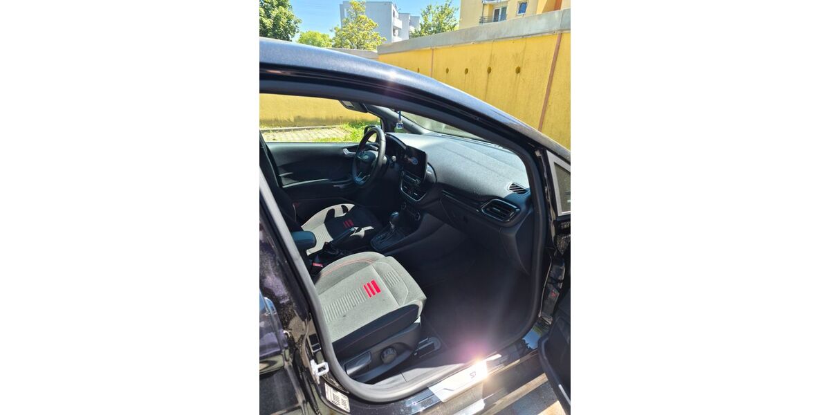 Ford Fiesta 17.600 km 19.500 &euro; Schwäbisch Gmünd 73527