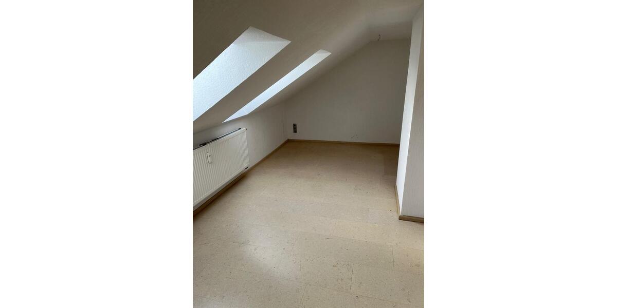 Dachgeschoßwohnung Pyrbaum - 2 Zimmer, 63 m&sup2;, 570&euro; | Angebot:26394255