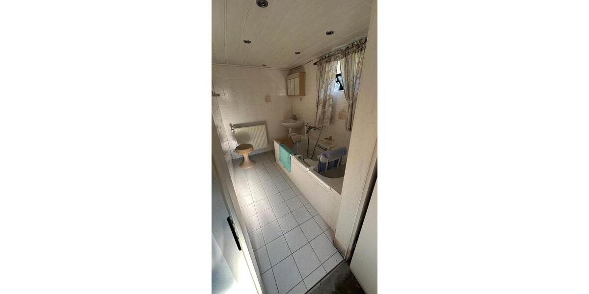 Einfamilienhaus Bischofswerda - 5 Zimmer, 90 m&sup2;, 79.000&euro; | Angebot:26963038