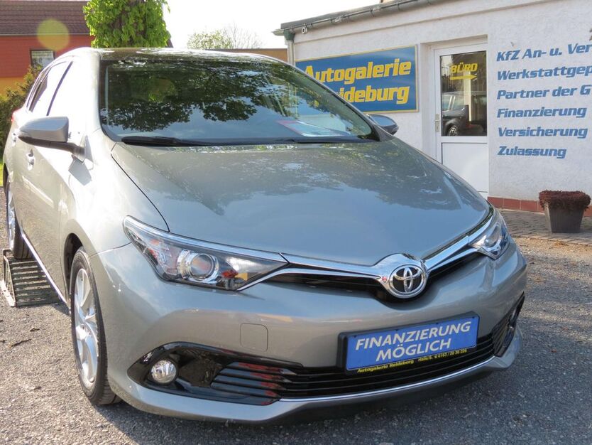Toyota Auris 51.000 km 13.840 € Halle/ Saale 06116