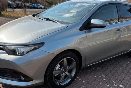 Toyota Auris 118.377 km 10.990 &euro; Suhl 98529