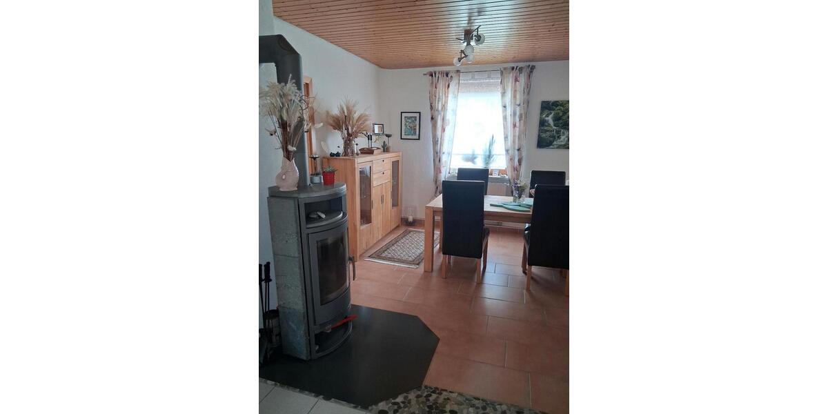 Einfamilienhaus Mundelsheim - 7 Zimmer, 170 m&sup2;, 550.000&euro; | Angebot:27045428