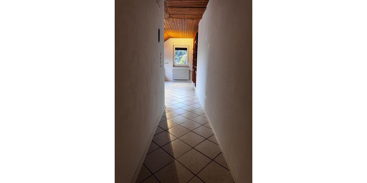 Dachgeschoßwohnung Miltenberg - 3.5 Zimmer, 78 m&sup2;, 780&euro; | Angebot:25300637