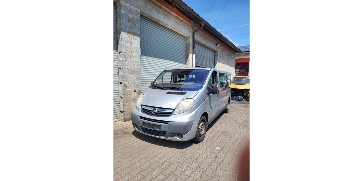 Opel Vivaro 340.000 km 2.900 &euro; Sailauf 63877
