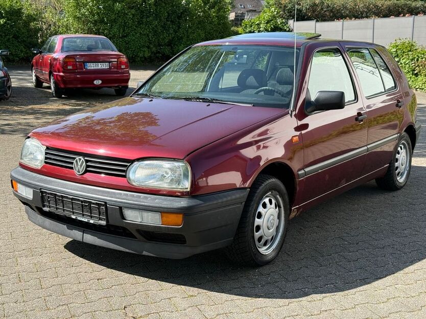 VW Golf 81.000 km 888 € Rüsselsheim 65428