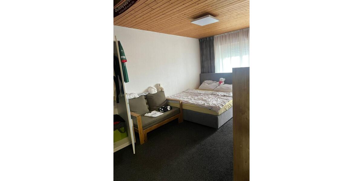 Einfamilienhaus Nürtingen - 6 Zimmer, 219 m&sup2;, 550.000&euro; | Angebot:26833172