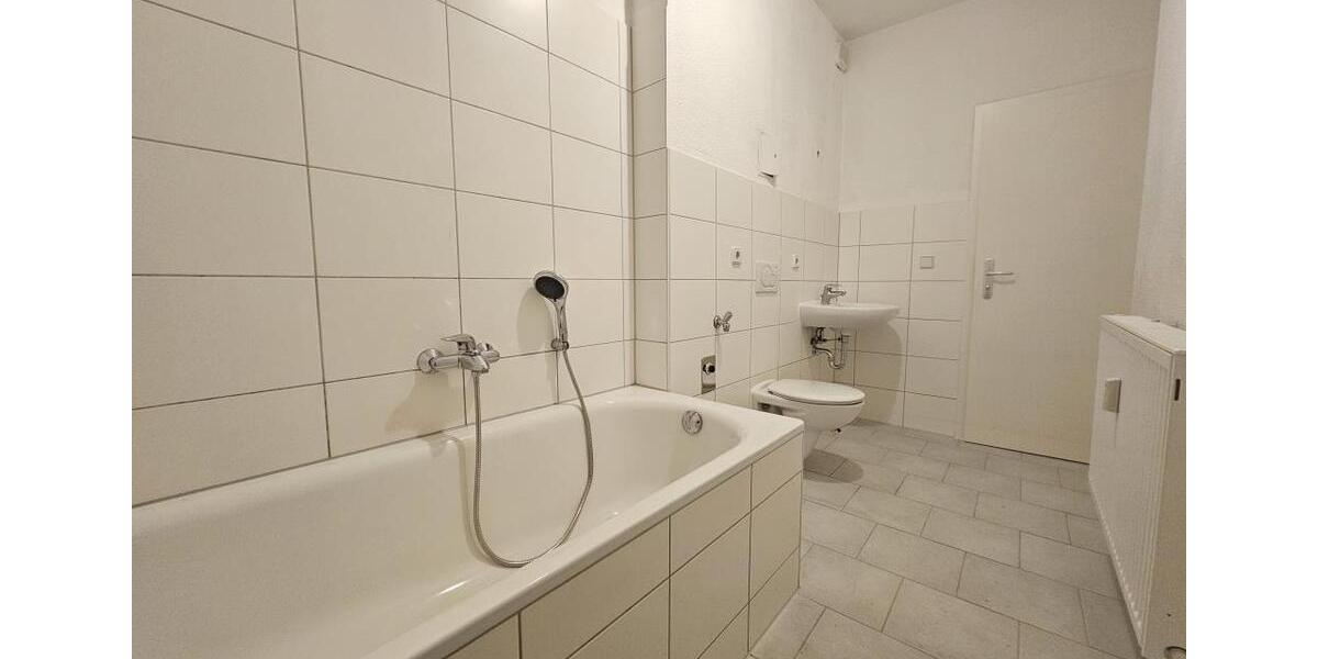 Dachgeschoßwohnung Altenburg - 2 Zimmer, 67 m&sup2;, 370&euro; | Angebot:24441333